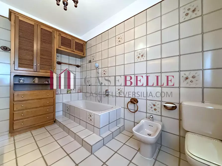 Immagine 56 di Casa indipendente in vendita  a Camaiore