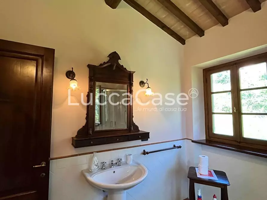 Immagine 38 di Rustico / casale in vendita  a Pescaglia