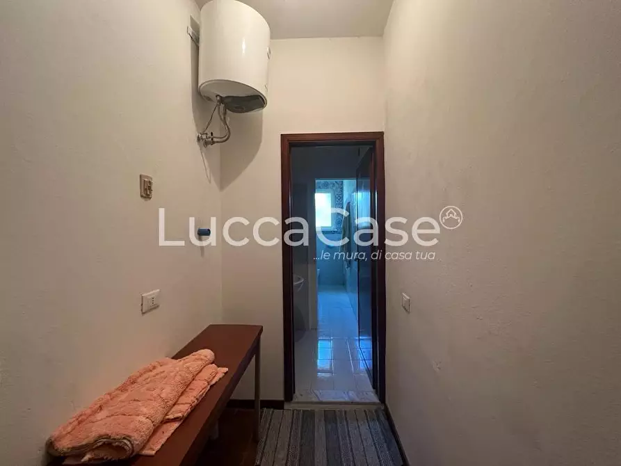 Immagine 42 di Villa in vendita  a Capannori