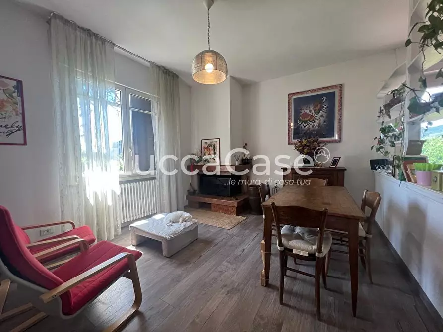 Immagine 24 di Villa in vendita  a Capannori