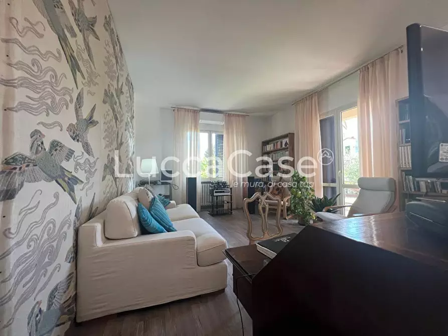 Immagine 22 di Villa in vendita  a Capannori