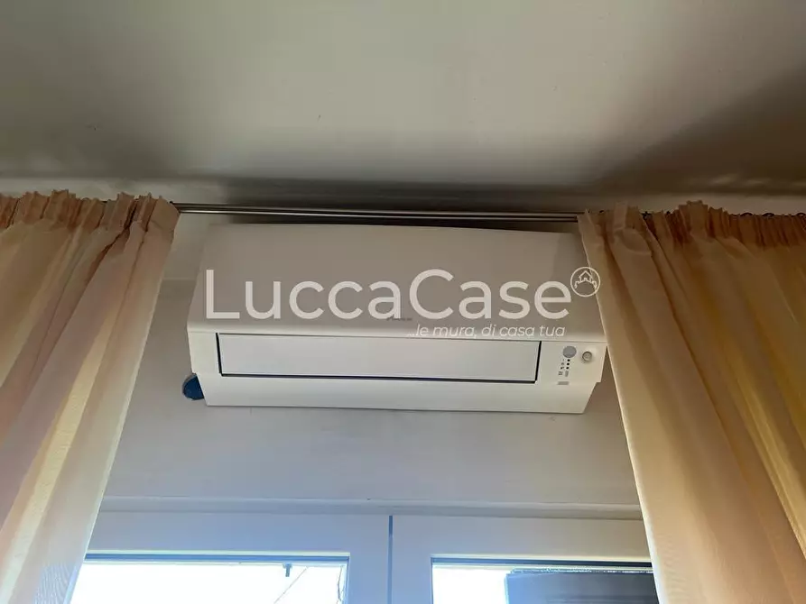 Immagine 27 di Villa in vendita  a Capannori