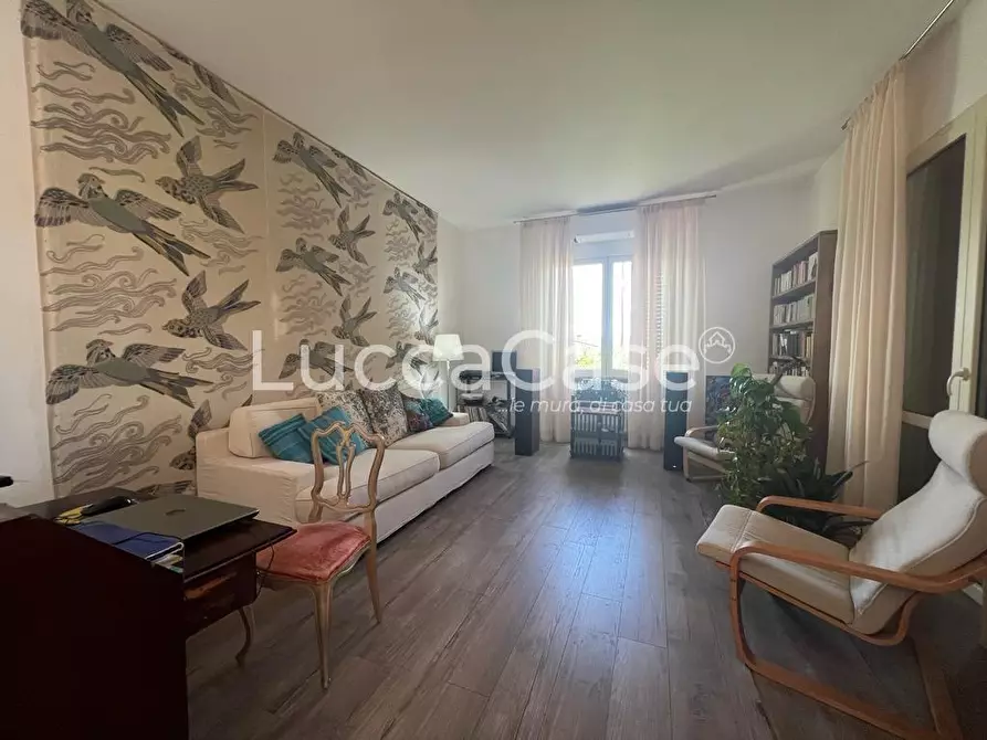 Immagine 21 di Villa in vendita  a Capannori