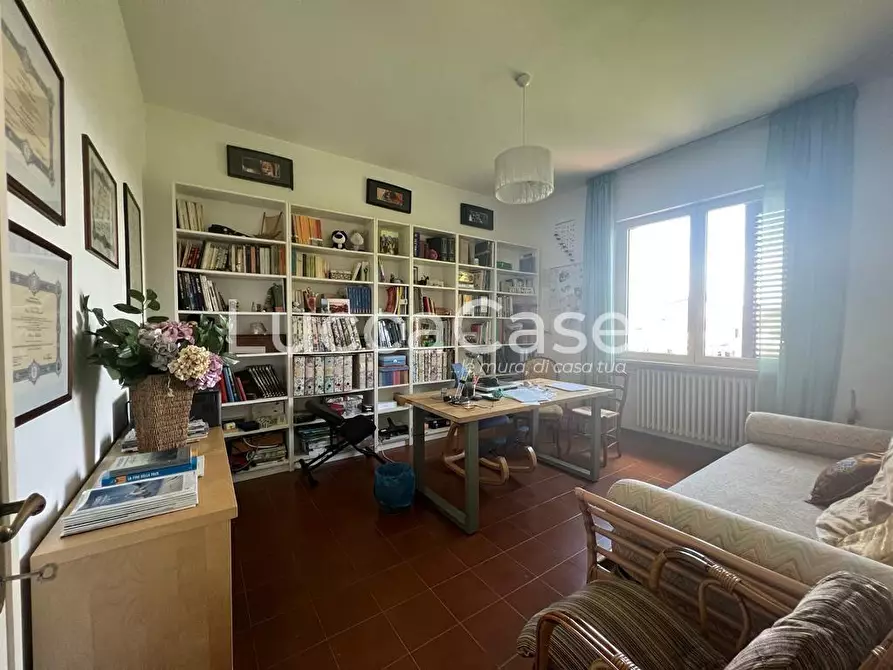 Immagine 32 di Villa in vendita  a Capannori