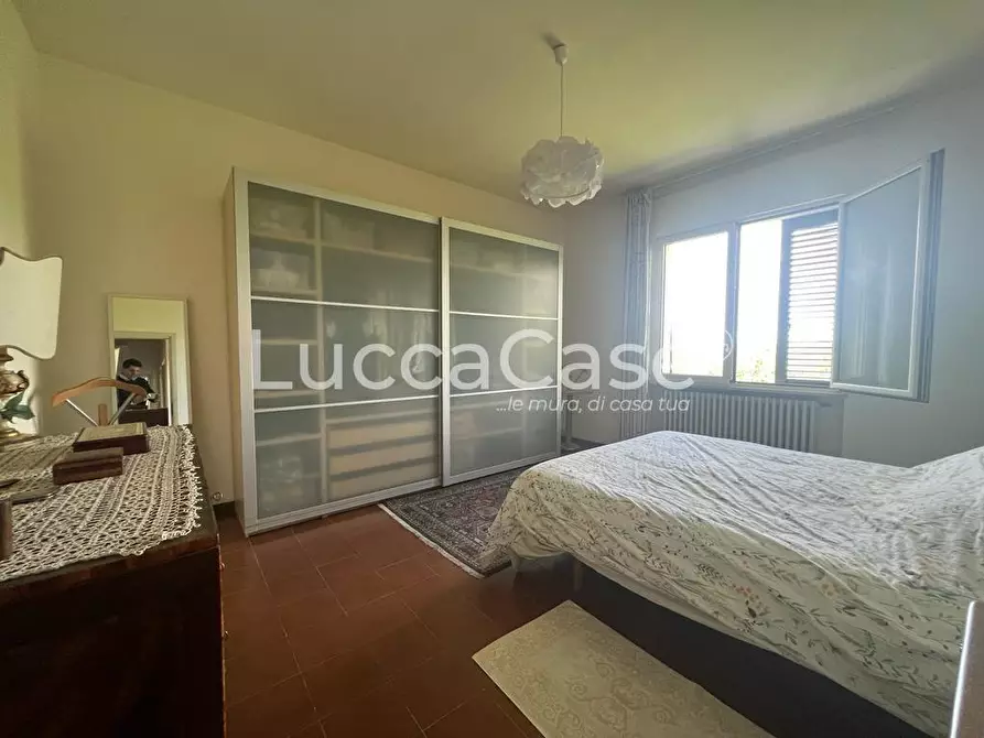 Immagine 29 di Villa in vendita  a Capannori