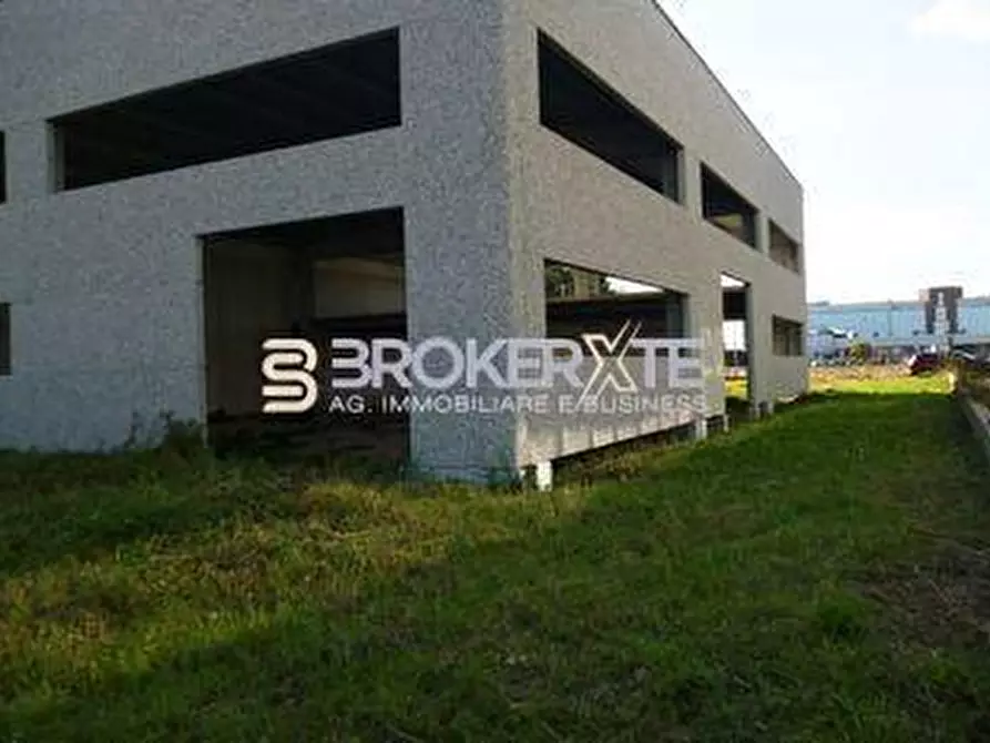 Immagine 1 di Capannone industriale in vendita  a Castelnuovo Magra