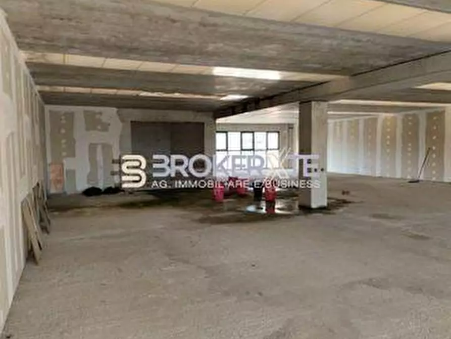Immagine 5 di Capannone industriale in vendita  a Castelnuovo Magra