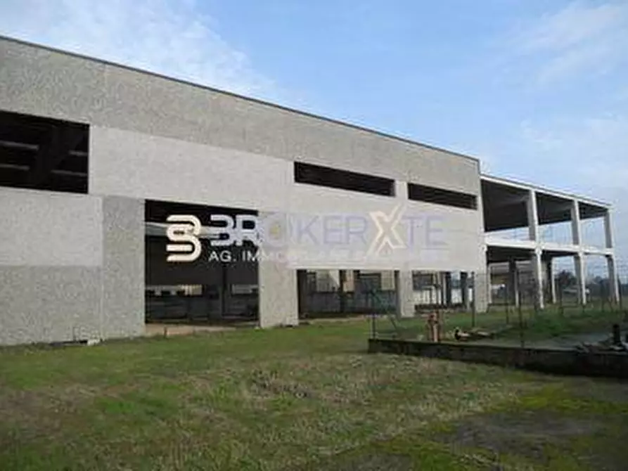 Immagine 2 di Capannone industriale in vendita  a Castelnuovo Magra