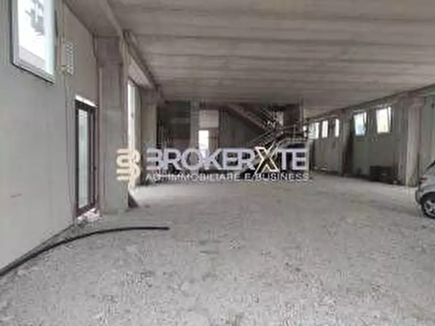 Immagine 4 di Capannone industriale in vendita  a Castelnuovo Magra