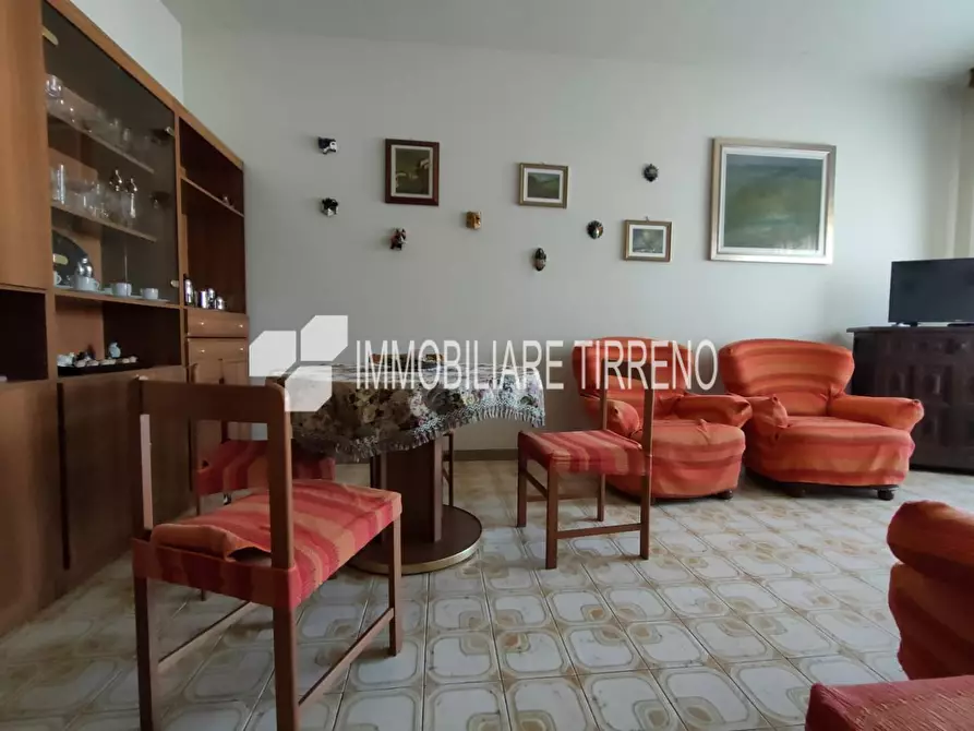 Immagine 2 di Appartamento in affitto  a Massa