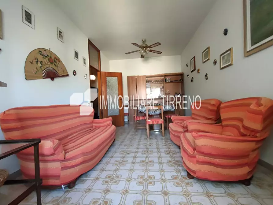 Immagine 3 di Appartamento in affitto  a Massa