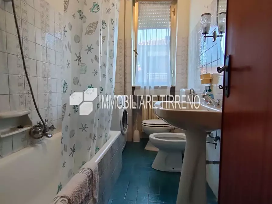 Immagine 8 di Appartamento in affitto  a Massa