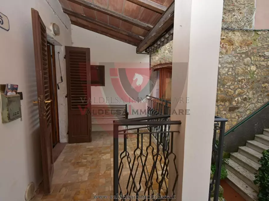 Immagine 10 di Appartamento in vendita  a Monteriggioni