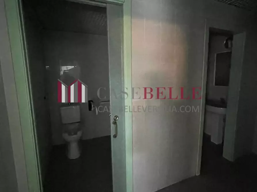 Immagine 3 di Locale commerciale in affitto  a Massa