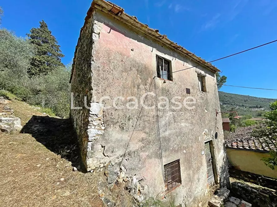 Immagine 6 di Casa indipendente in vendita  a Lucca