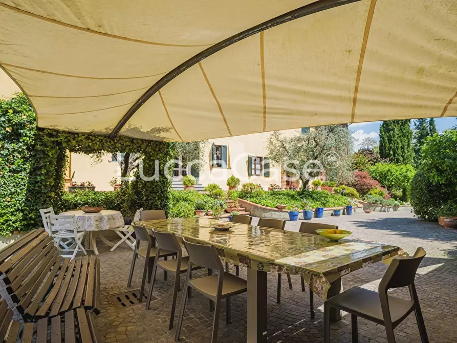 Immagine 49 di Casa colonica in vendita  a Capannori