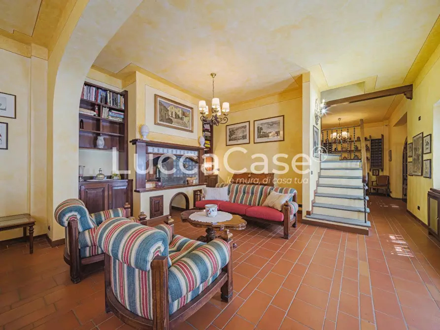 Immagine 16 di Casa colonica in vendita  a Capannori