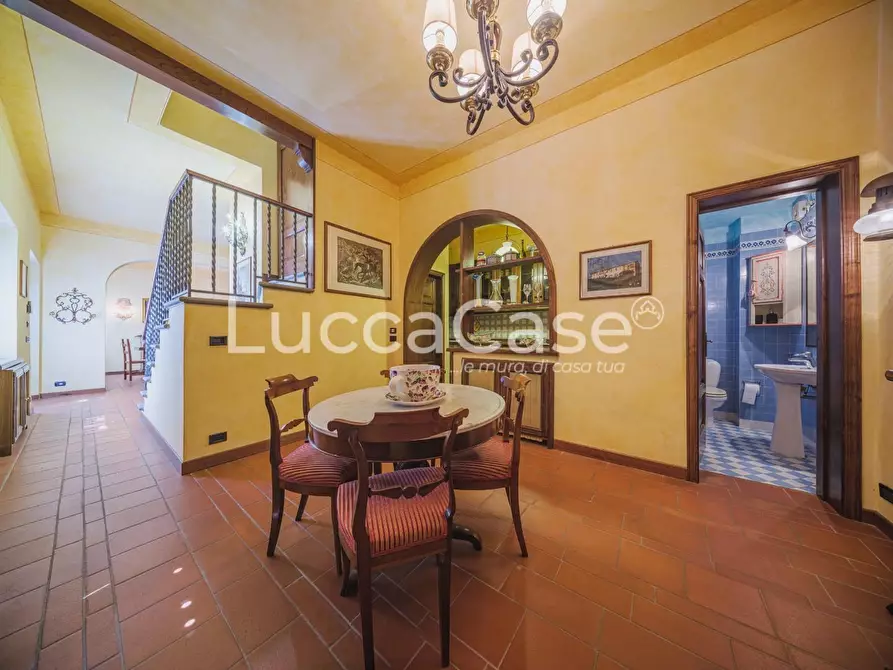 Immagine 40 di Casa colonica in vendita  a Capannori