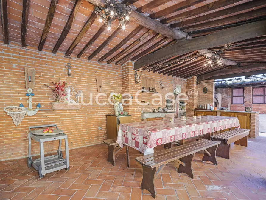 Immagine 47 di Casa colonica in vendita  a Capannori