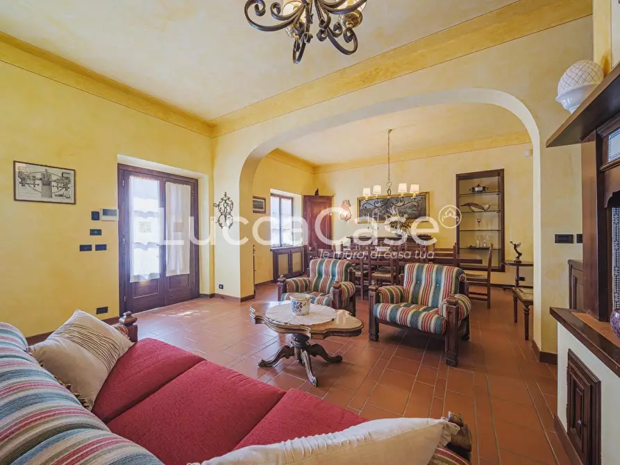 Immagine 32 di Casa colonica in vendita  a Capannori