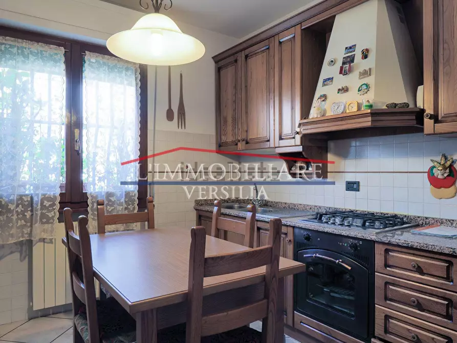 Immagine 9 di Appartamento in affitto  a Massa