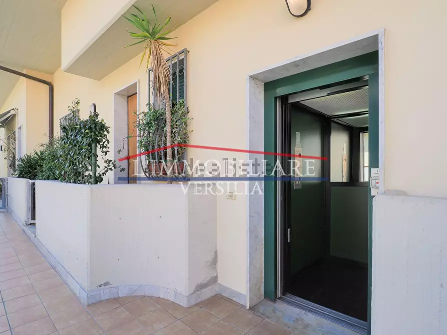 Immagine 24 di Appartamento in affitto  a Massa