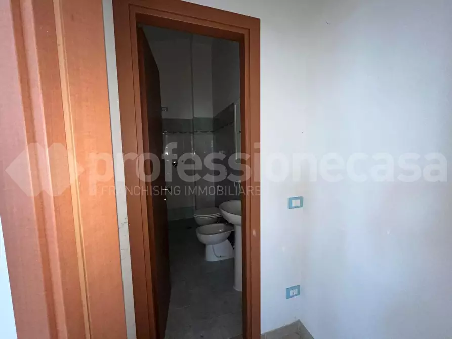 Immagine 12 di Locale commerciale in vendita  a San Giuliano Terme