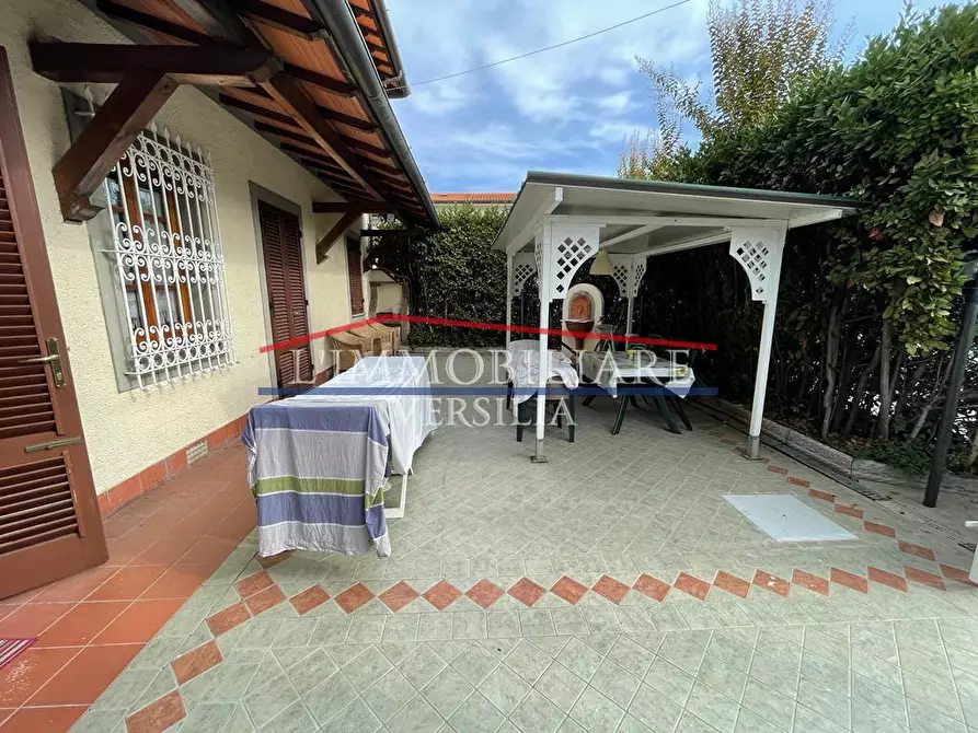 Immagine 22 di Casa semindipendente in vendita  a Forte Dei Marmi