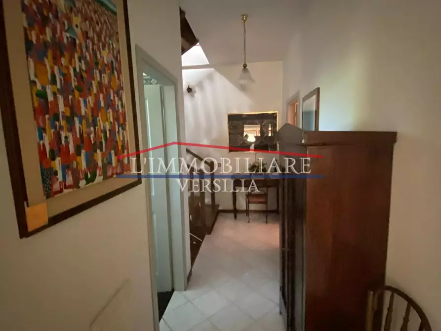 Immagine 15 di Villa in vendita  a Massa