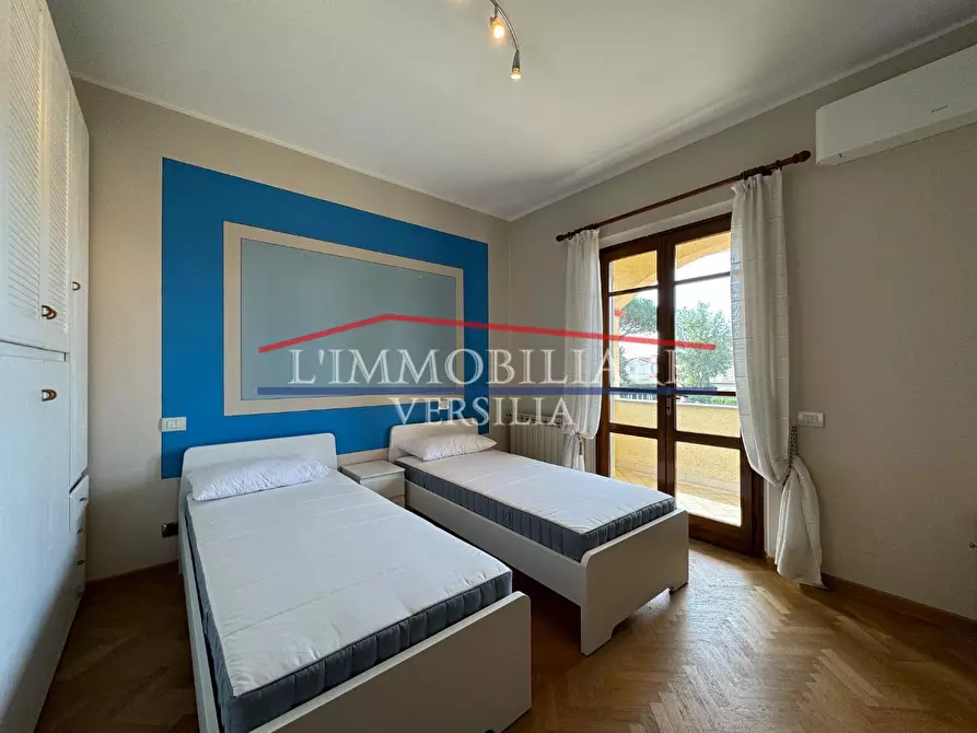 Immagine 19 di Villa in vendita  a Forte Dei Marmi