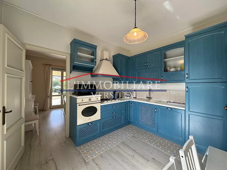 Immagine 9 di Villa in vendita  a Forte Dei Marmi