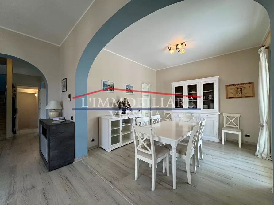 Immagine 4 di Villa in vendita  a Forte Dei Marmi