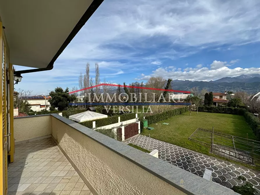 Immagine 23 di Villa in vendita  a Forte Dei Marmi