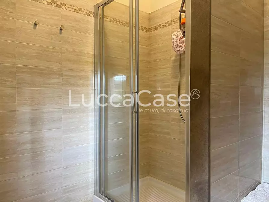 Immagine 11 di Villa in vendita  a Porcari