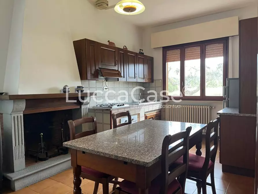 Immagine 4 di Villa in vendita  a Porcari