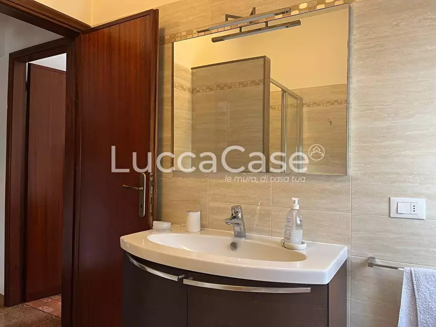 Immagine 10 di Villa in vendita  a Porcari