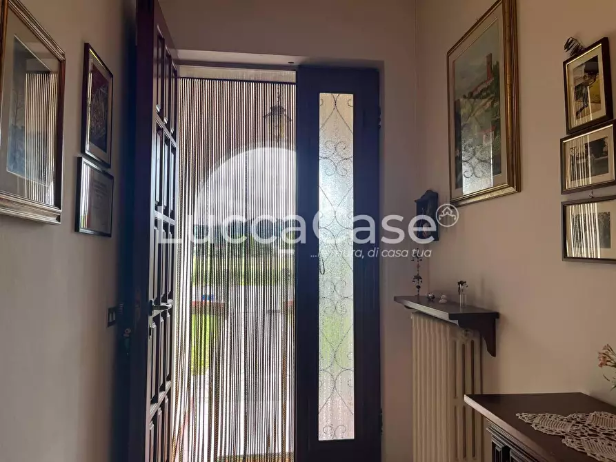 Immagine 2 di Villa in vendita  a Porcari