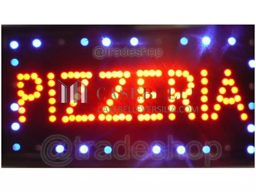 Immagine 2 di Bar / Ristorante in vendita  a Pietrasanta