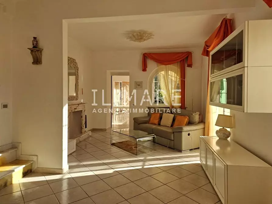 Immagine 3 di Casa indipendente in vendita  a Massa