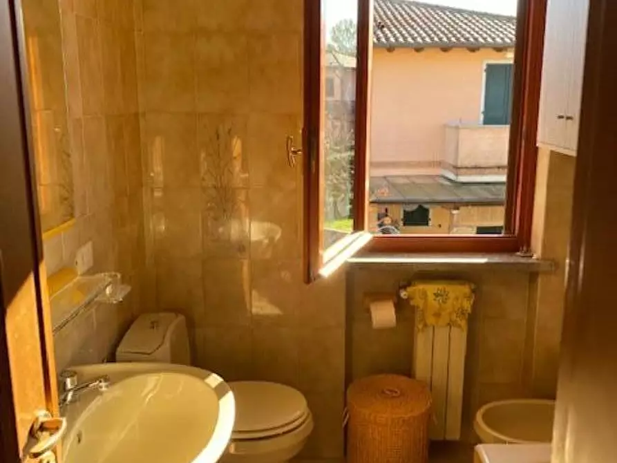 Immagine 19 di Appartamento in affitto  a Massa