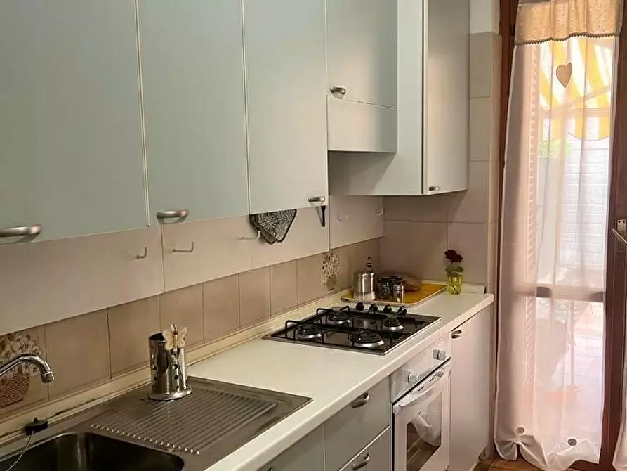 Immagine 4 di Appartamento in affitto  a Massa