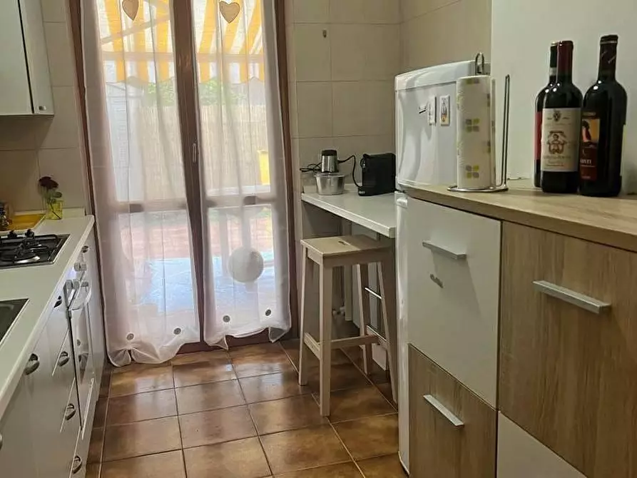 Immagine 5 di Appartamento in affitto  a Massa