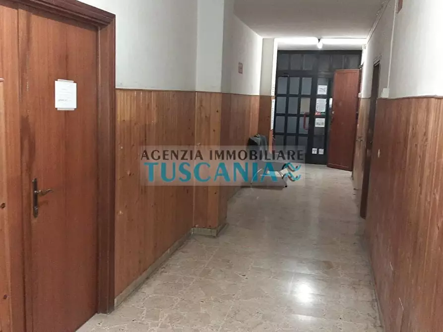 Immagine 11 di Ufficio in vendita  a Cecina