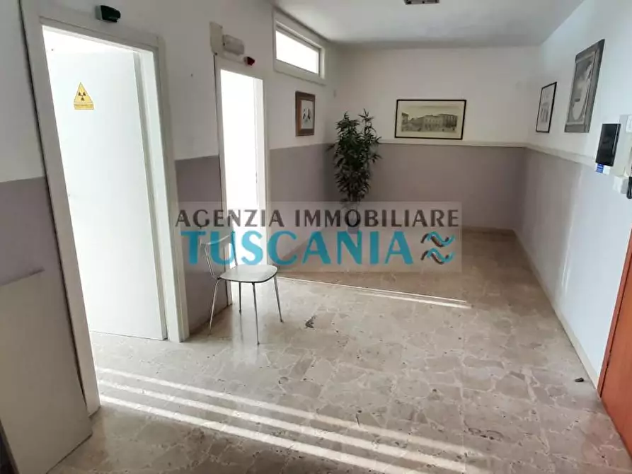 Immagine 1 di Ufficio in vendita  a Cecina