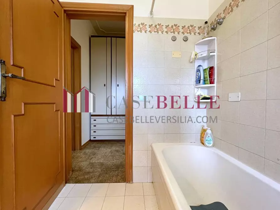 Immagine 19 di Casa indipendente in vendita  a Camaiore