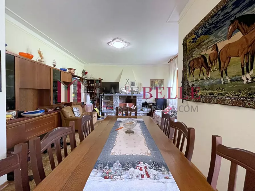 Immagine 1 di Casa indipendente in vendita  a Camaiore