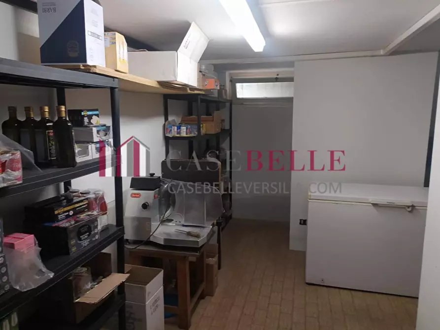 Immagine 2 di Attività commerciale in vendita  a Massarosa