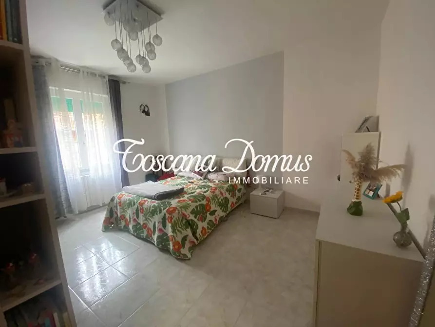 Immagine 13 di Appartamento in vendita  a Siena