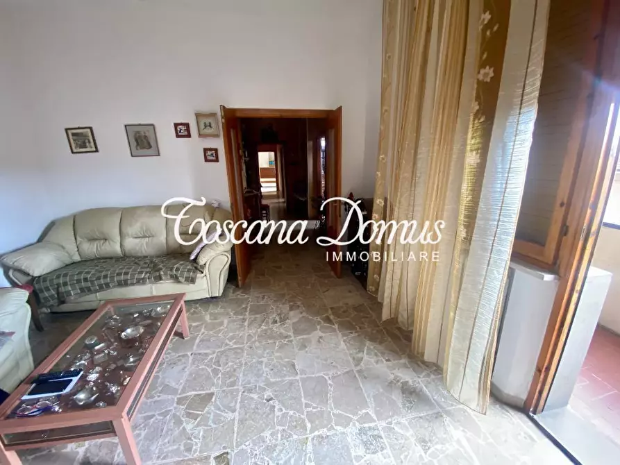 Immagine 2 di Appartamento in vendita  a Siena