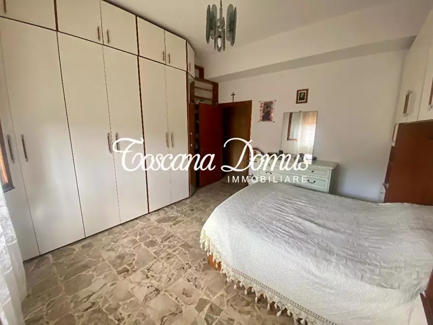 Immagine 11 di Appartamento in vendita  a Siena